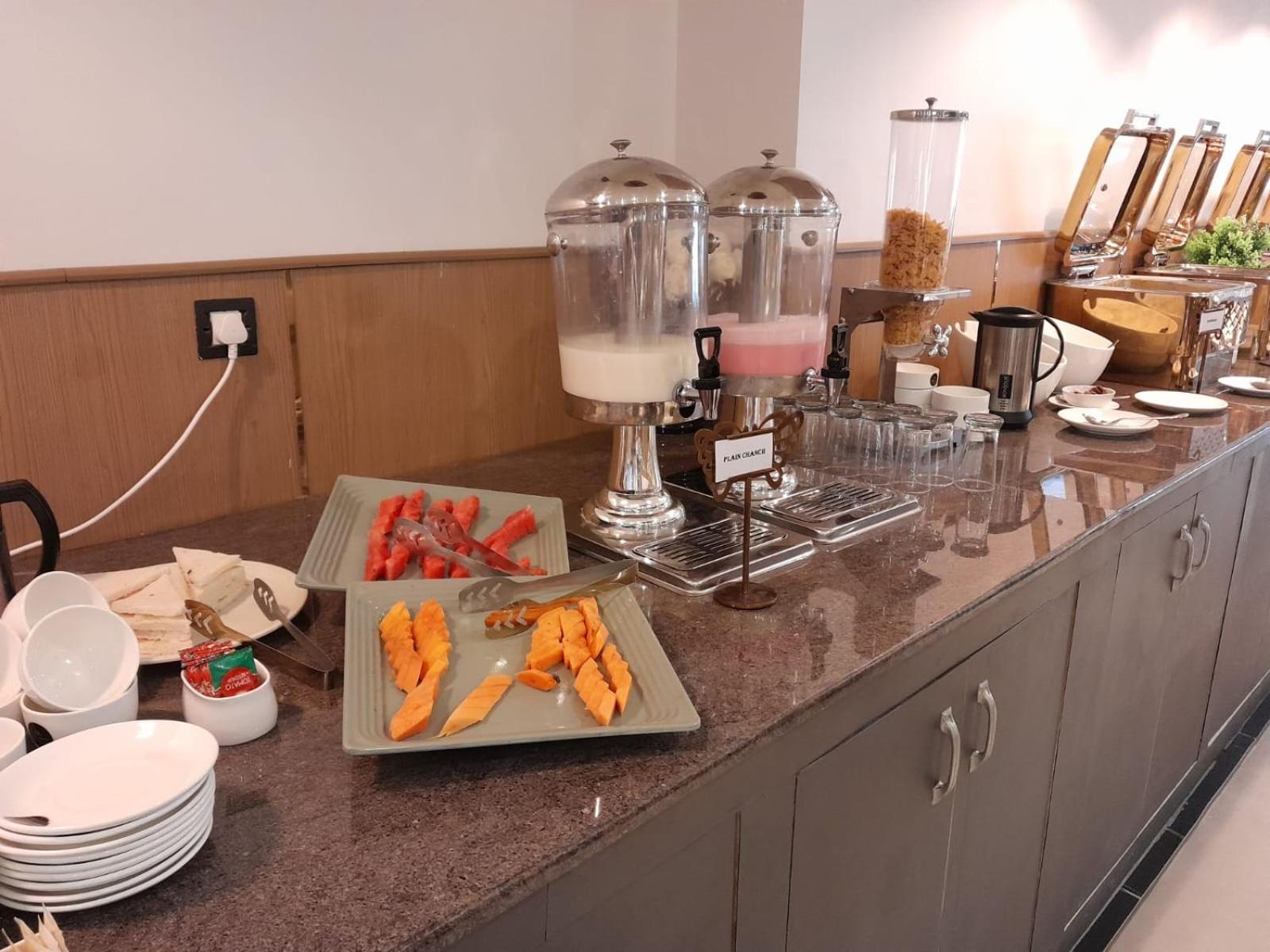 Hotel Sakura Gold Gurgaon Zewnętrze zdjęcie