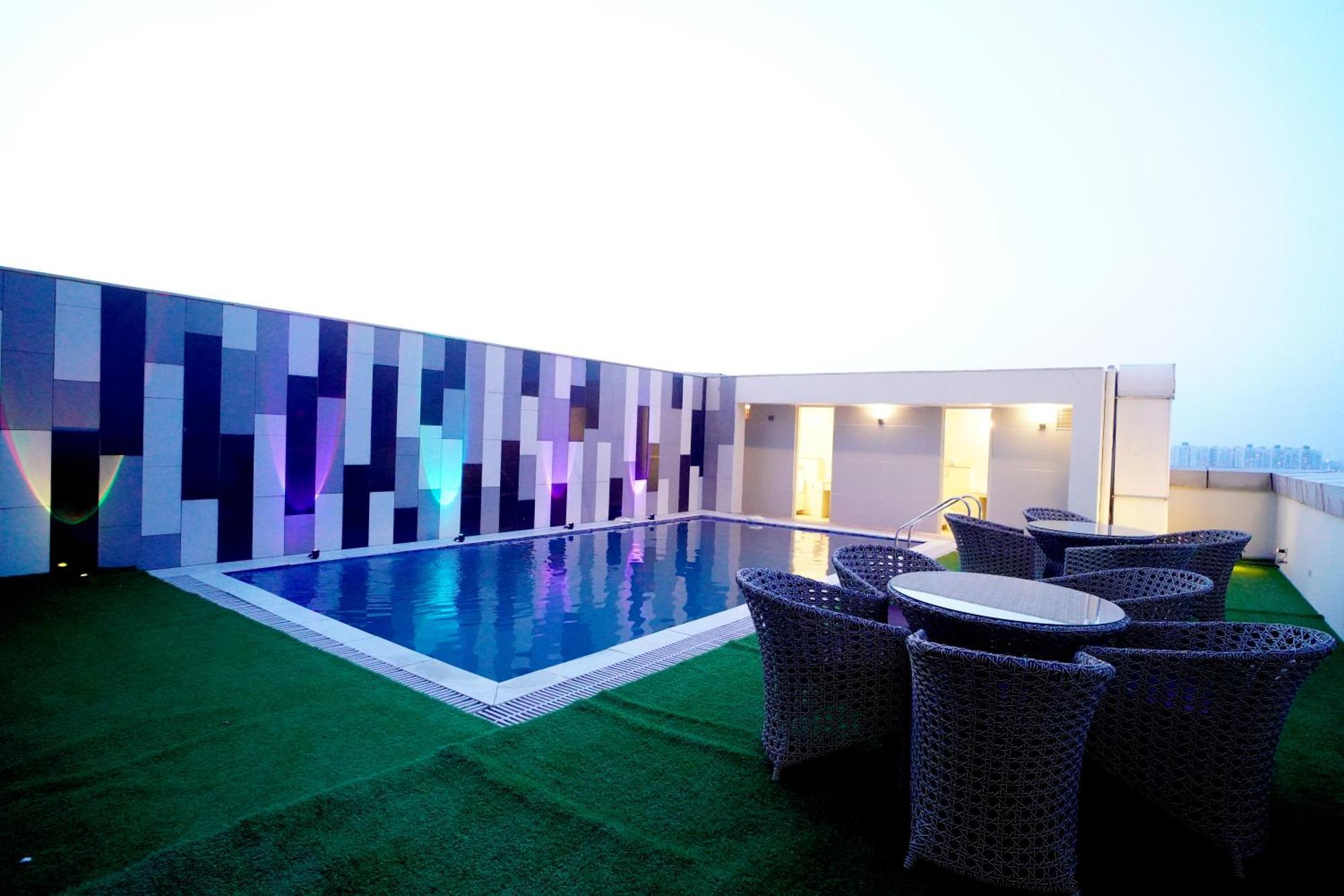 Hotel Sakura Gold Gurgaon Zewnętrze zdjęcie