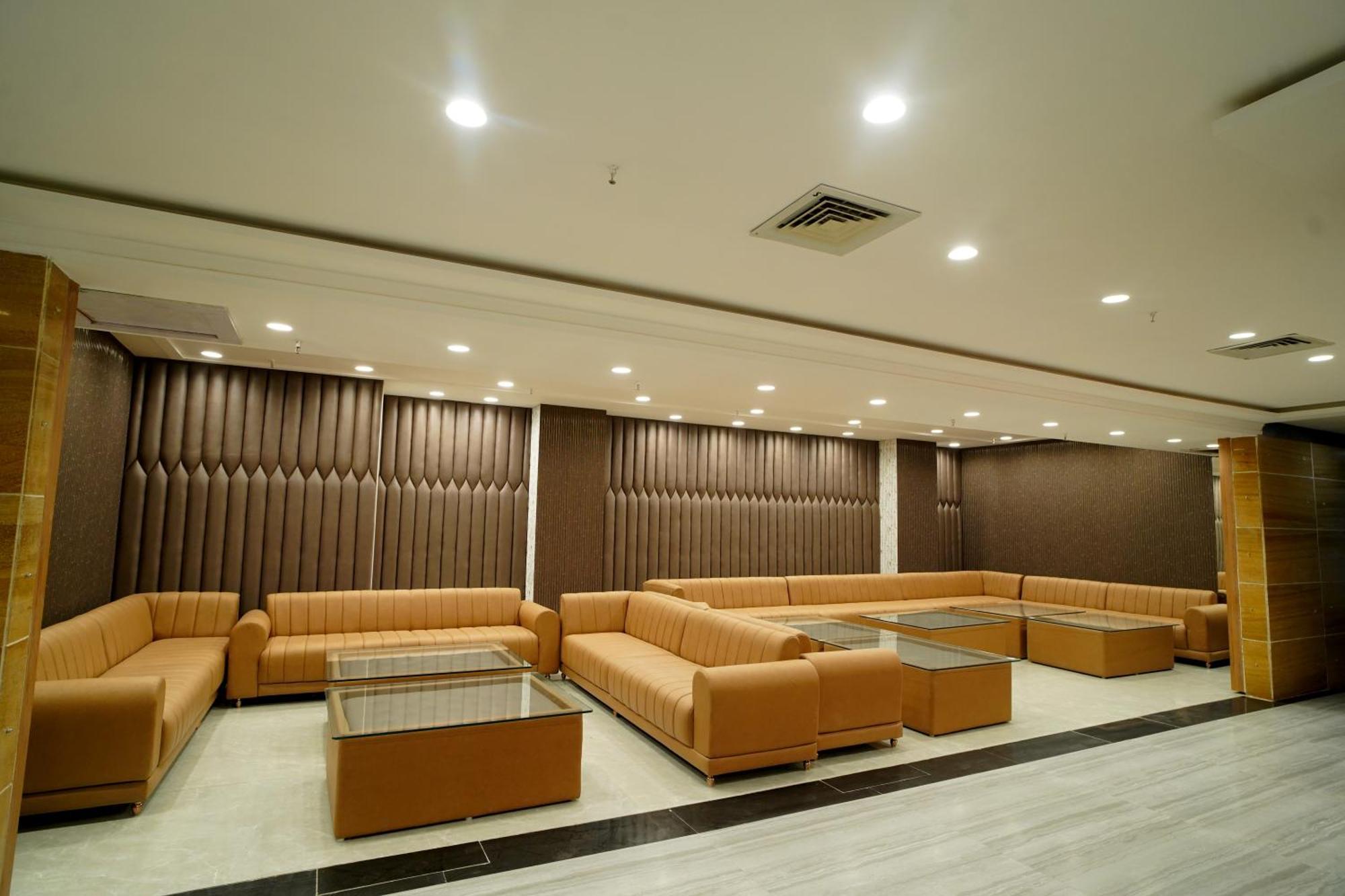 Hotel Sakura Gold Gurgaon Zewnętrze zdjęcie
