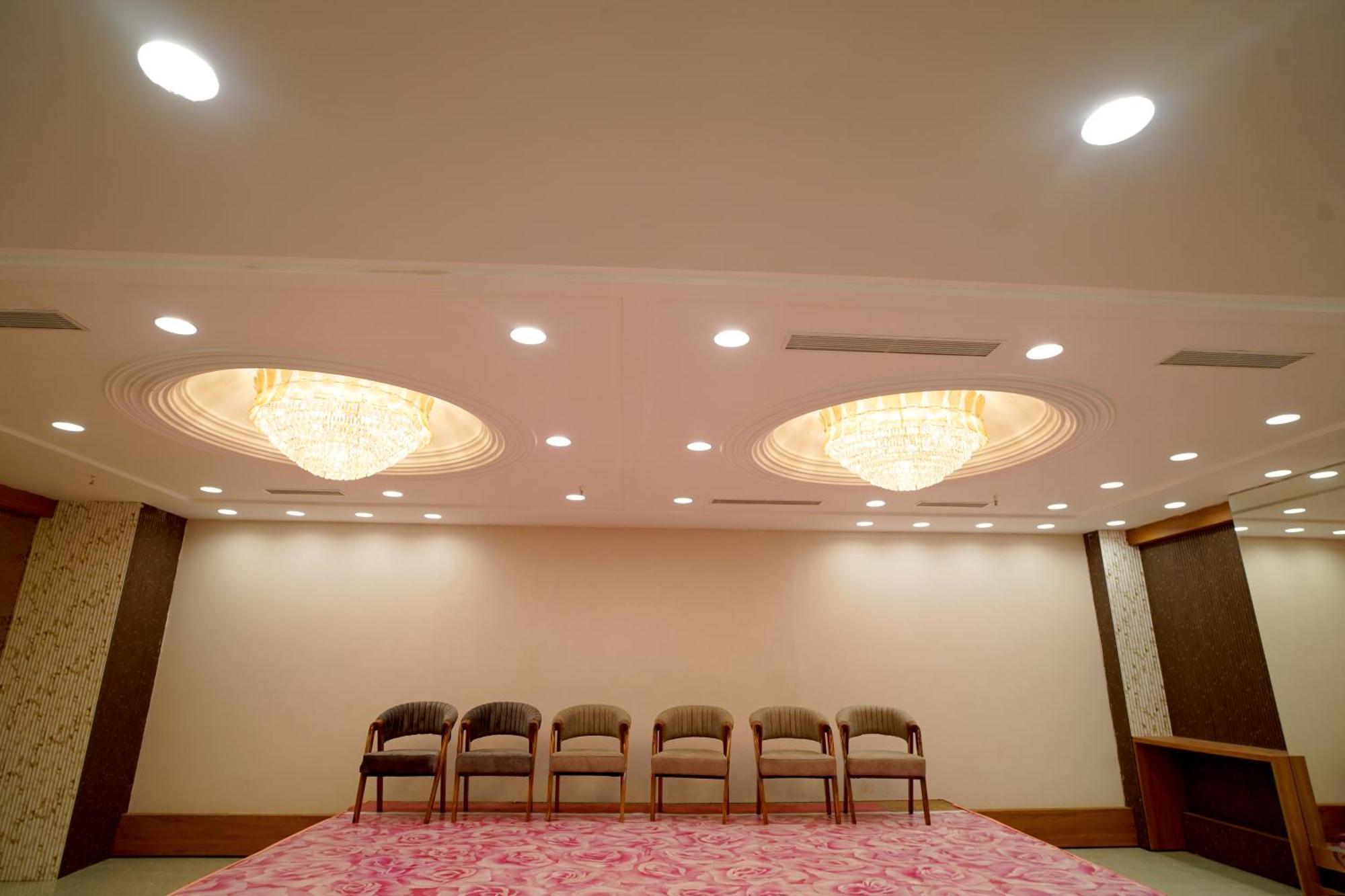 Hotel Sakura Gold Gurgaon Zewnętrze zdjęcie