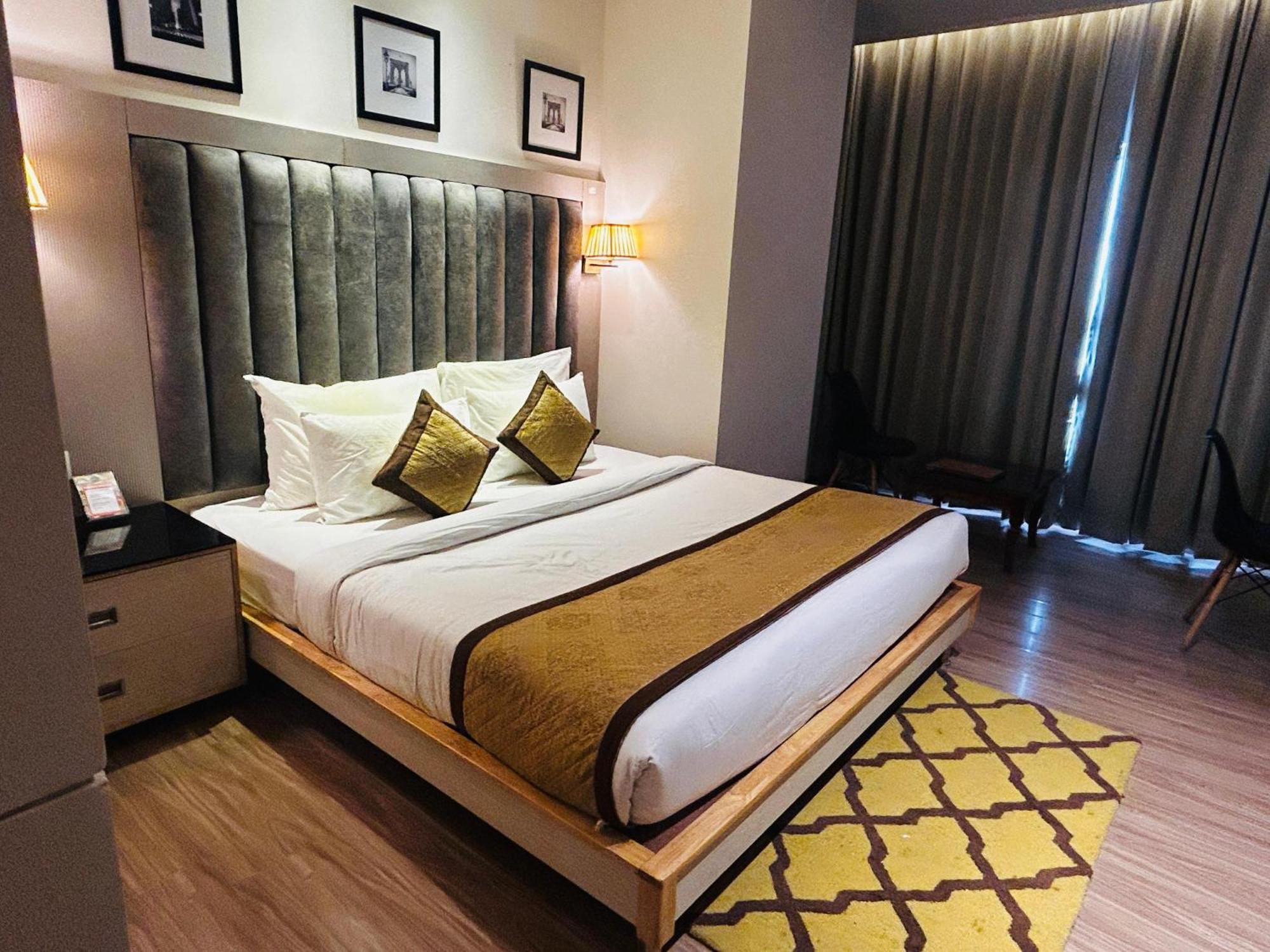 Hotel Sakura Gold Gurgaon Zewnętrze zdjęcie