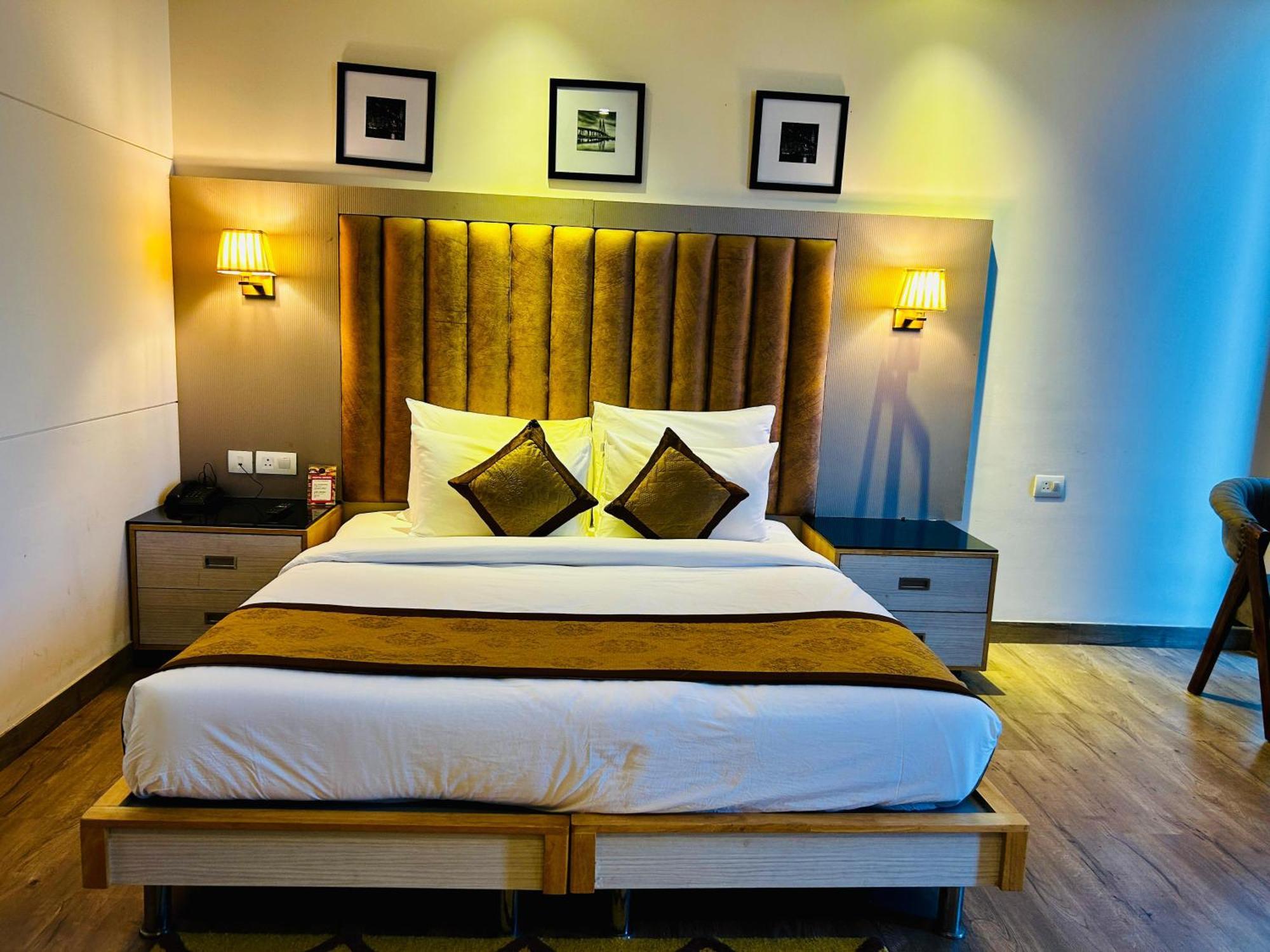 Hotel Sakura Gold Gurgaon Zewnętrze zdjęcie