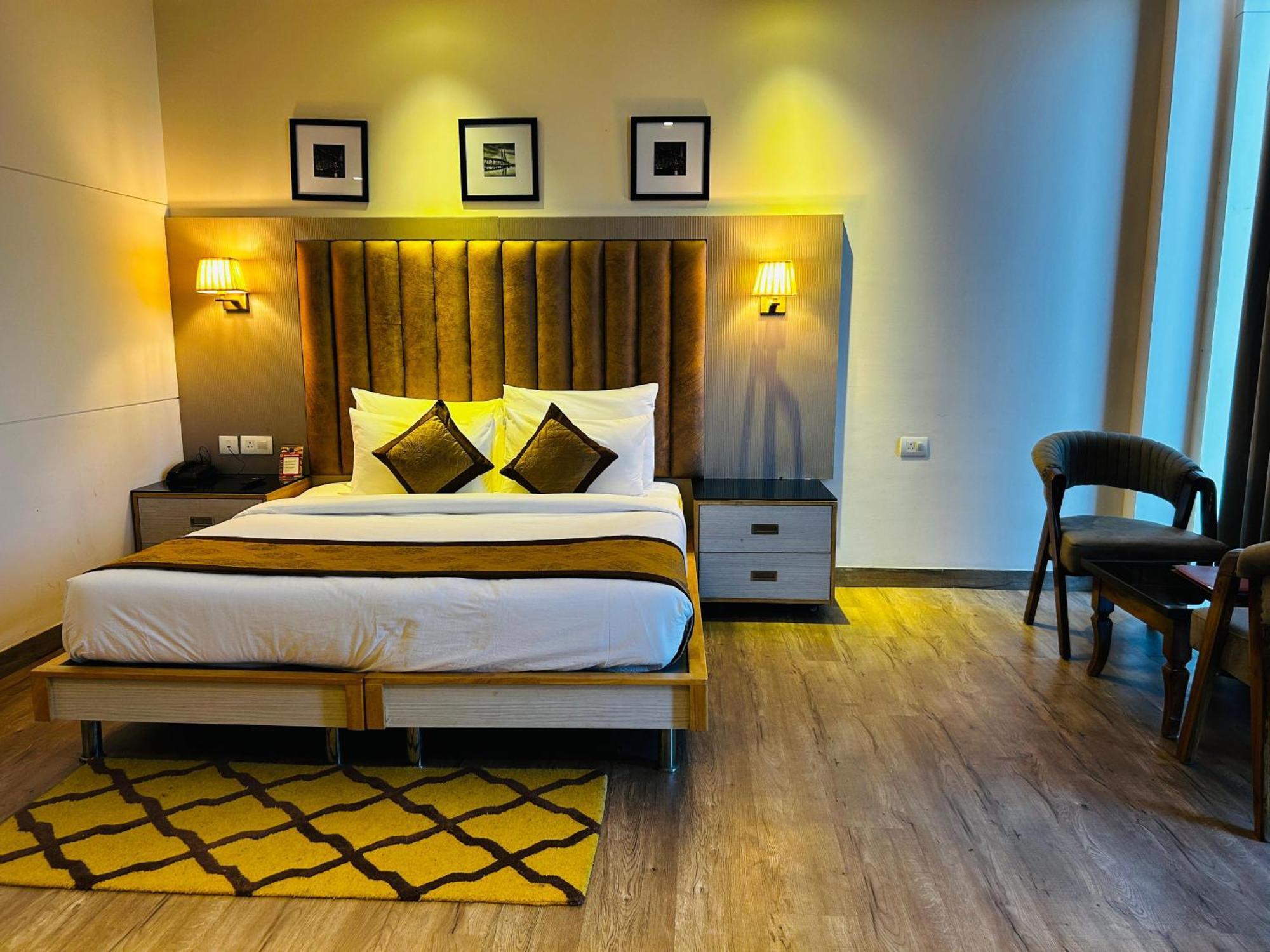 Hotel Sakura Gold Gurgaon Zewnętrze zdjęcie