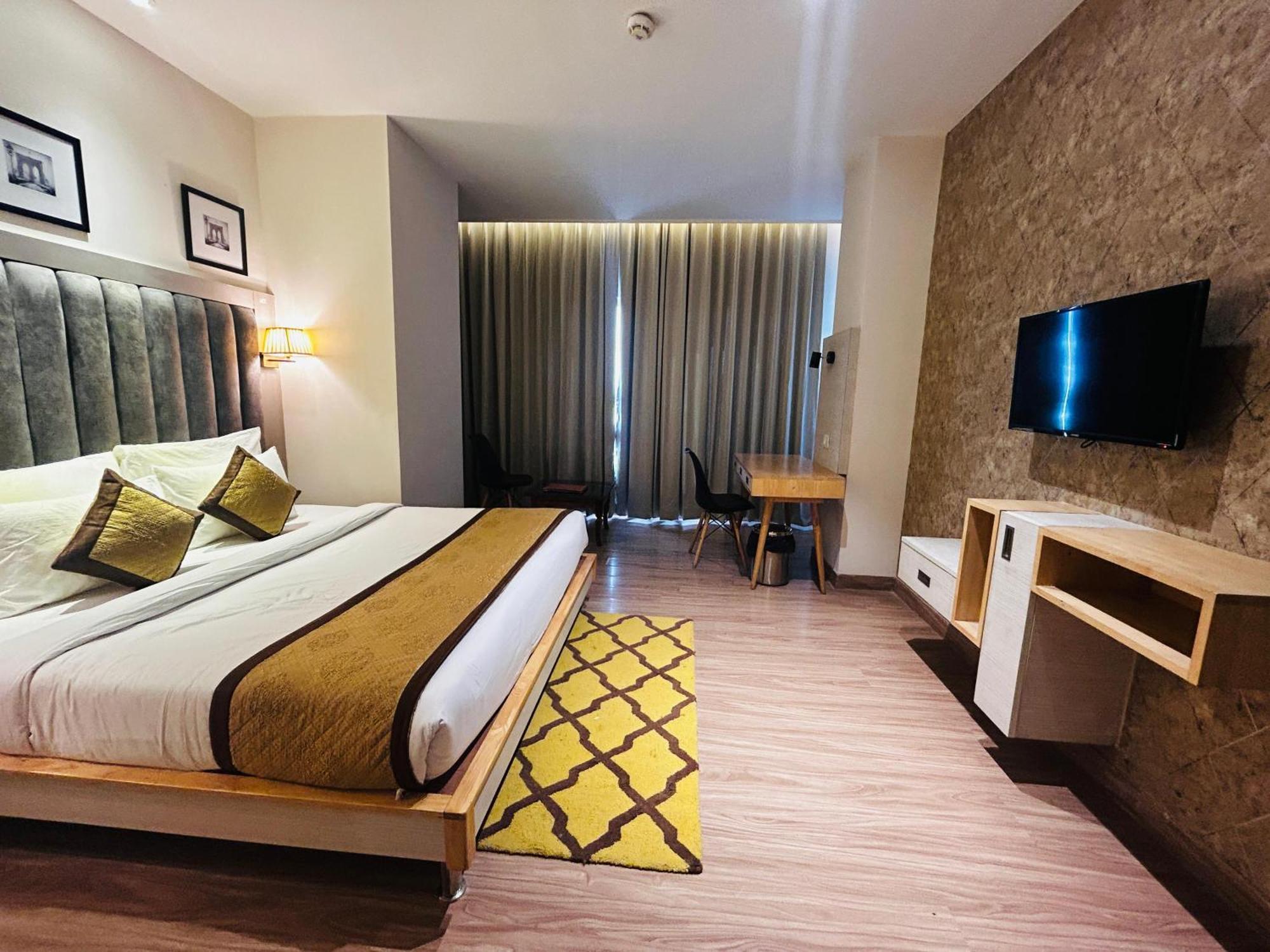 Hotel Sakura Gold Gurgaon Zewnętrze zdjęcie