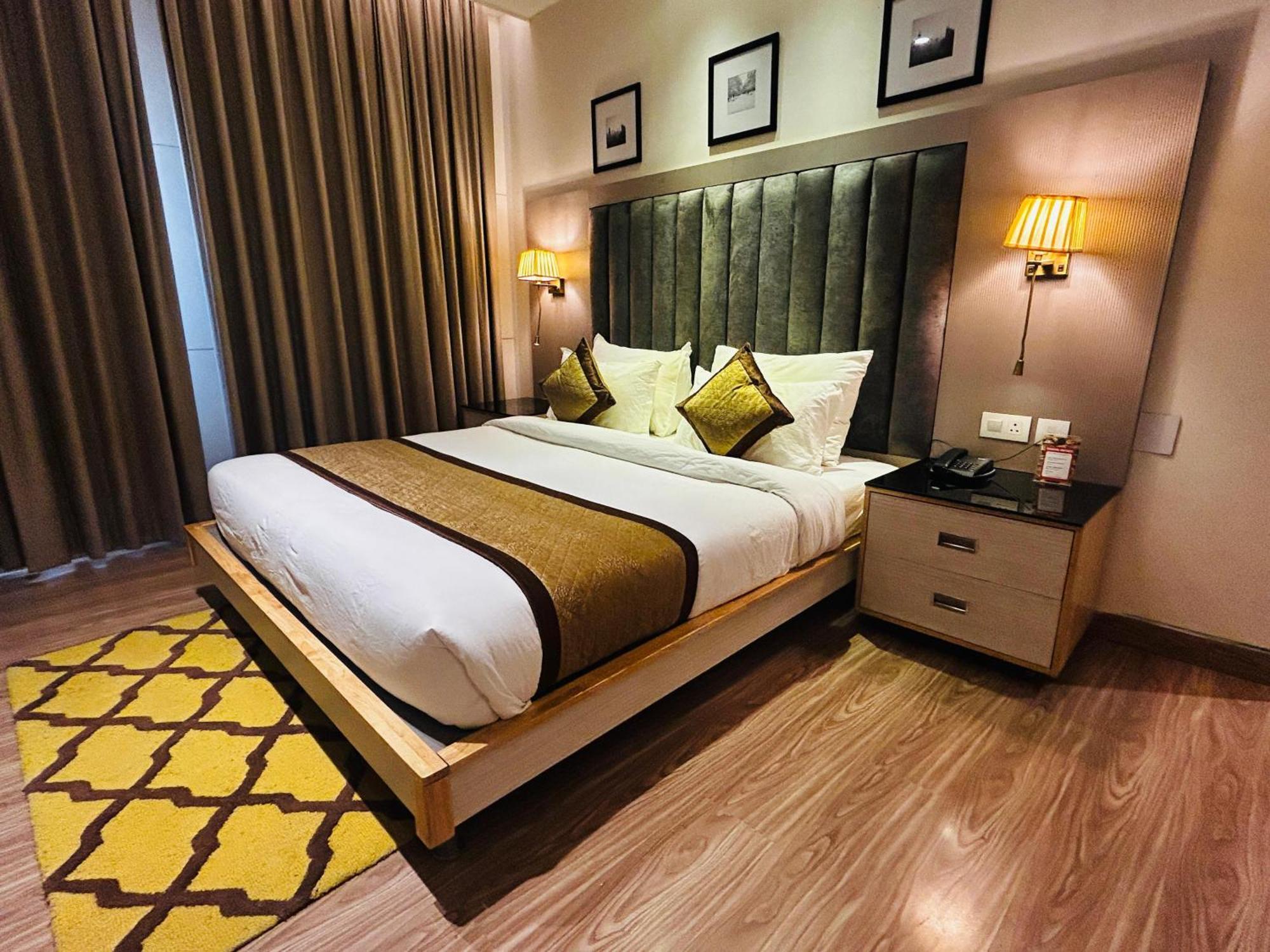 Hotel Sakura Gold Gurgaon Zewnętrze zdjęcie