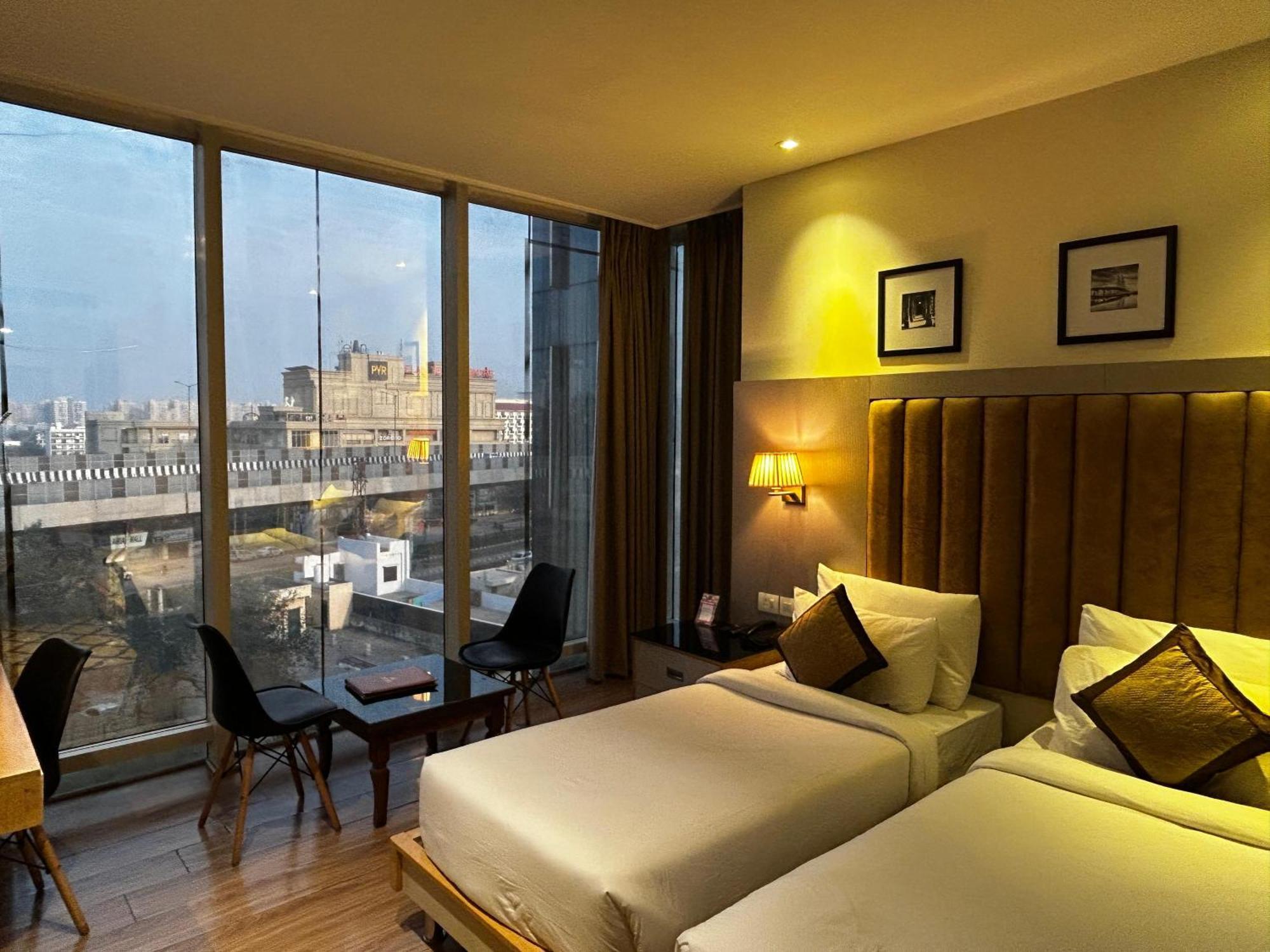 Hotel Sakura Gold Gurgaon Zewnętrze zdjęcie