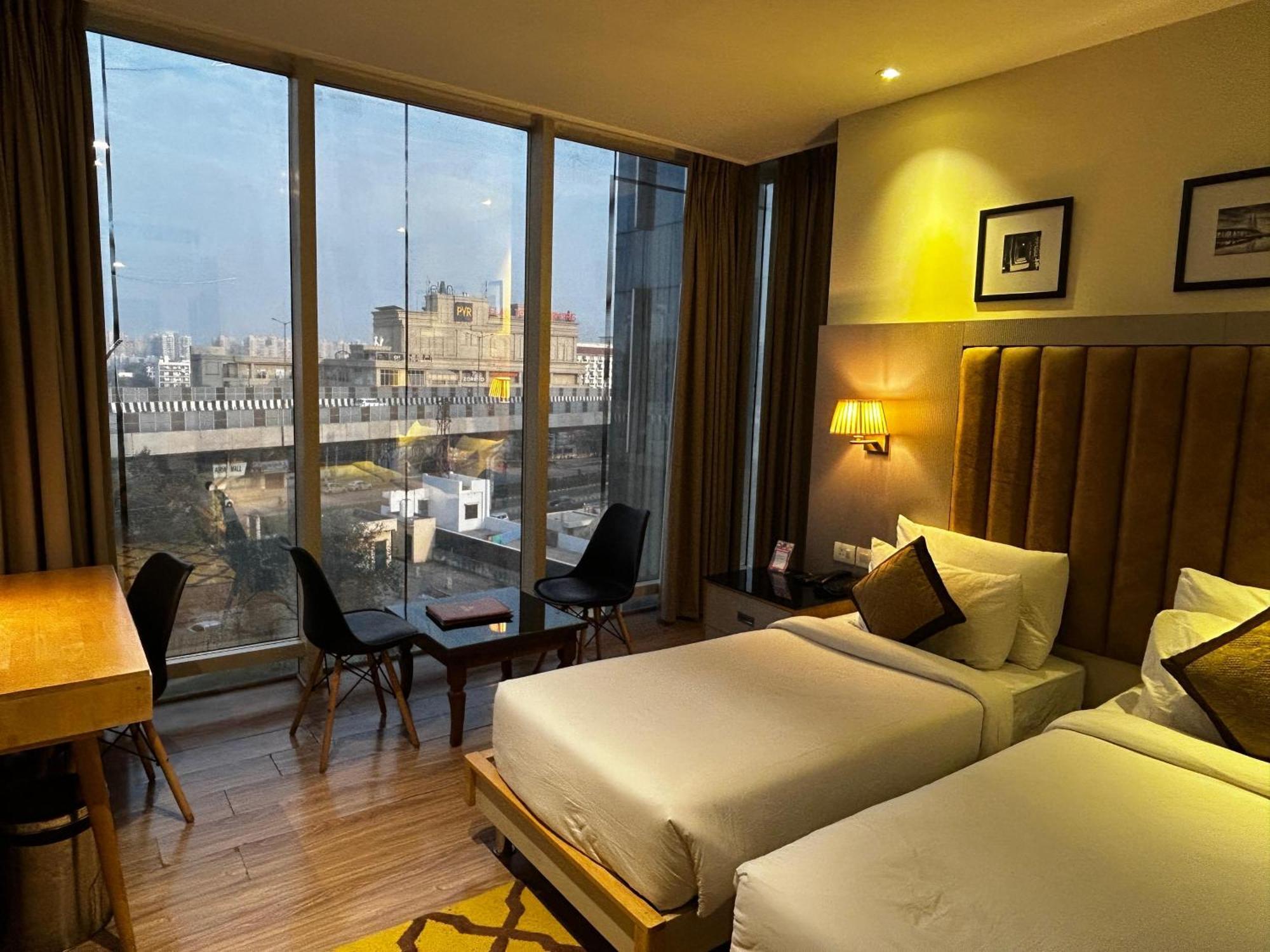 Hotel Sakura Gold Gurgaon Zewnętrze zdjęcie