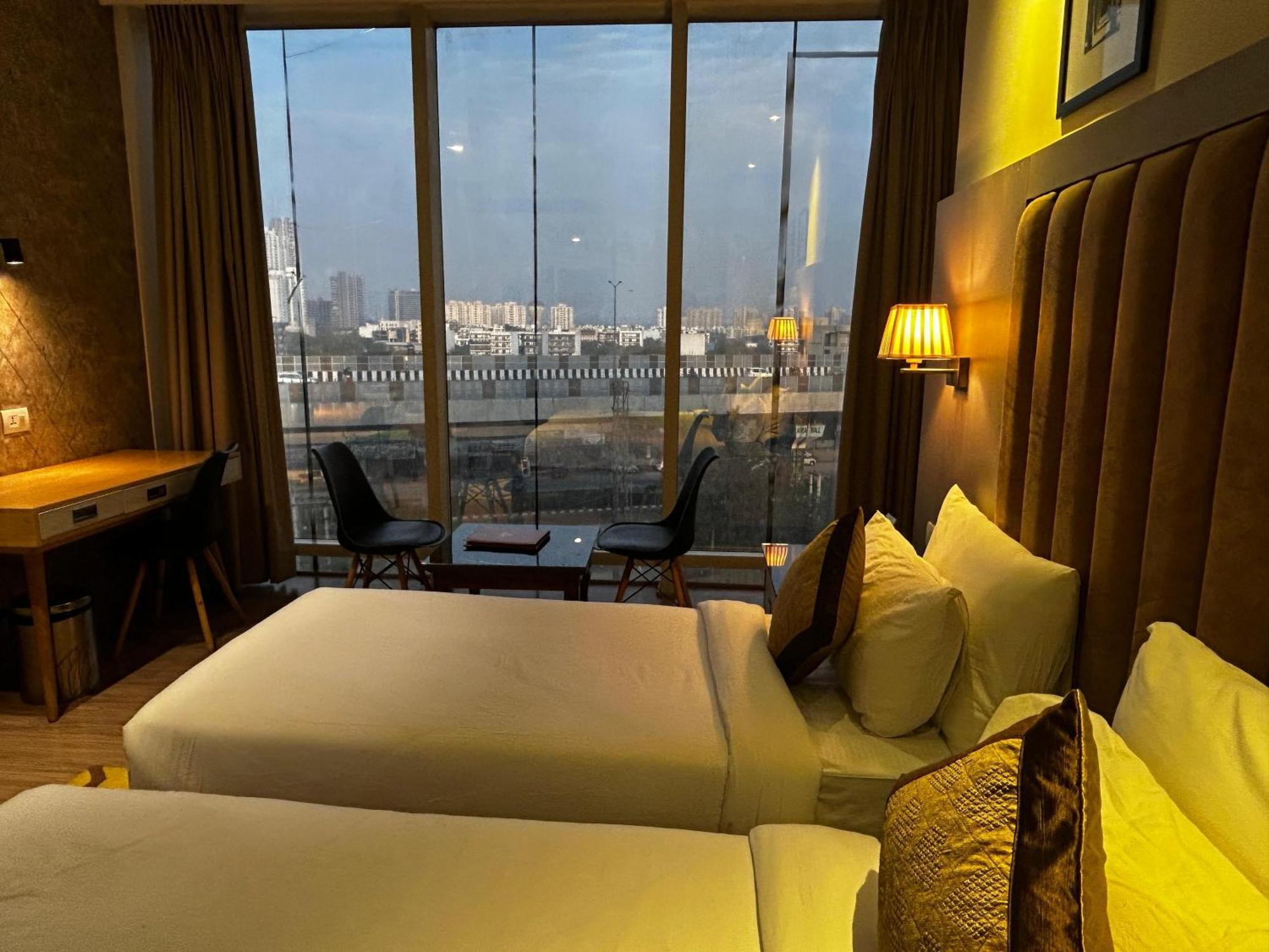 Hotel Sakura Gold Gurgaon Zewnętrze zdjęcie