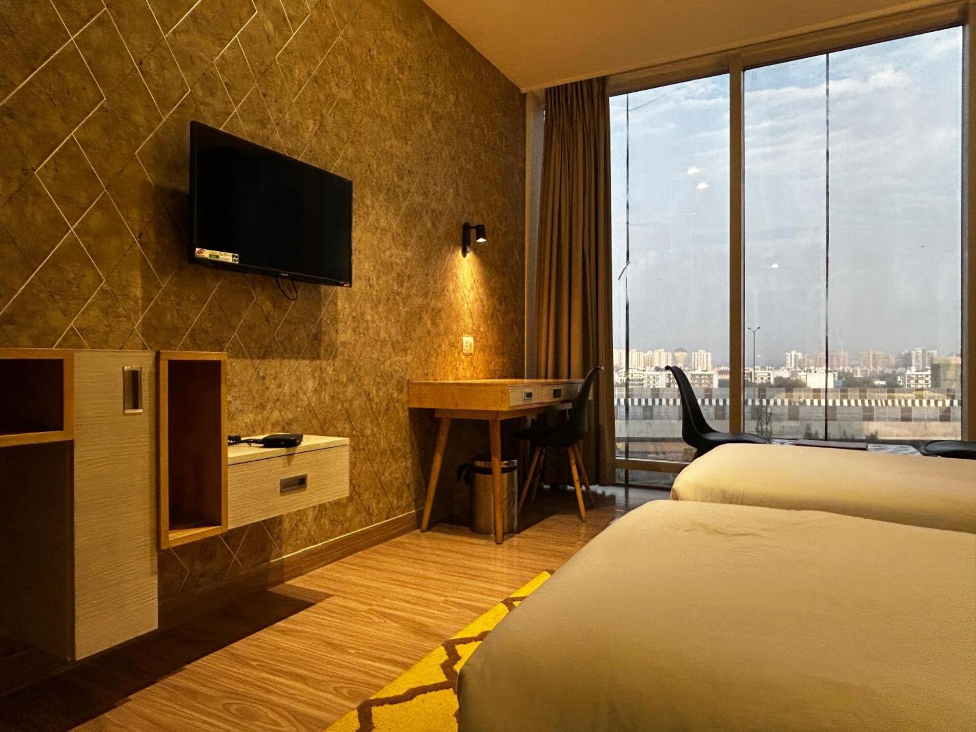 Hotel Sakura Gold Gurgaon Zewnętrze zdjęcie